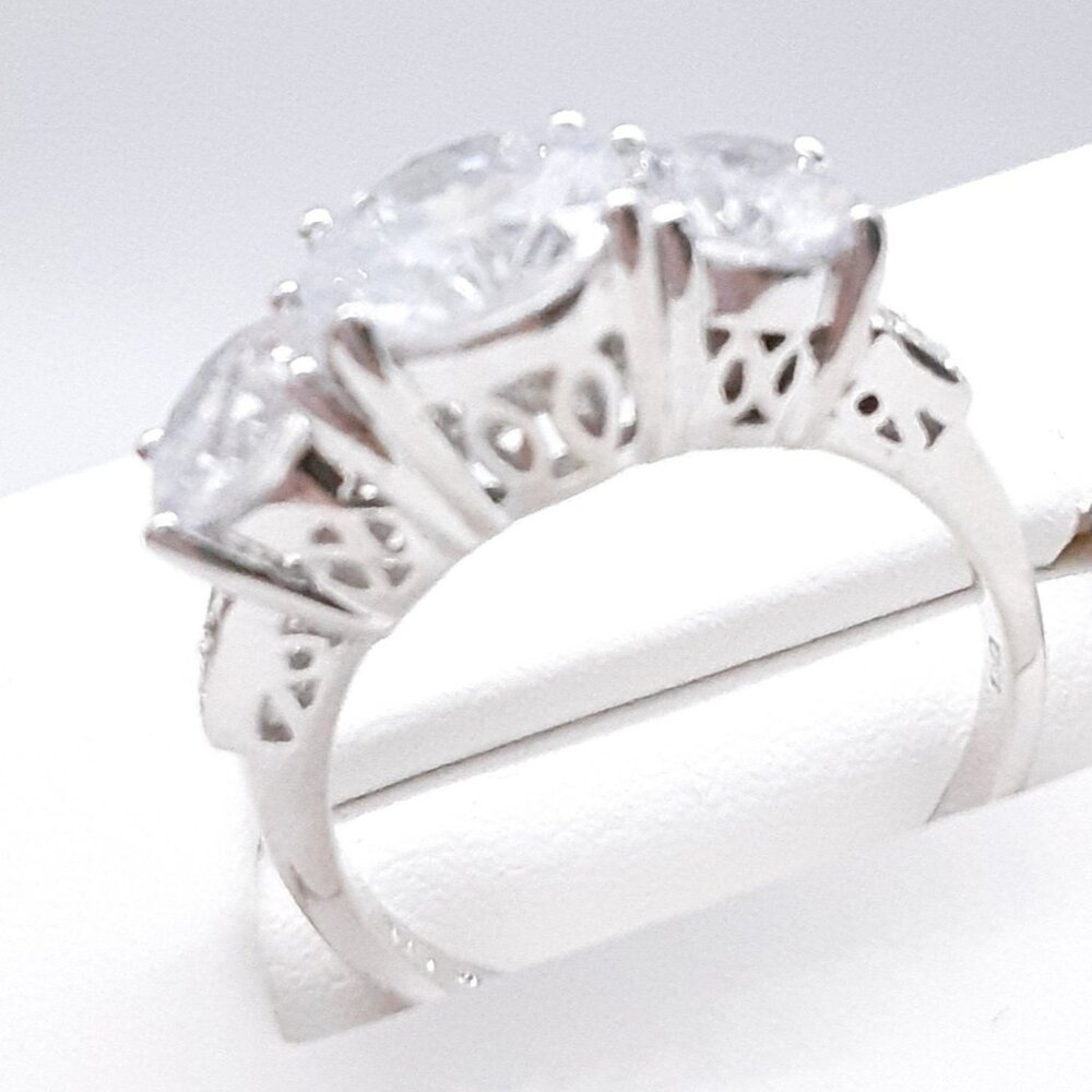 CLOSET SALE!!  New Sterling silver CZ ring Size 7 - Picture 4 of 16